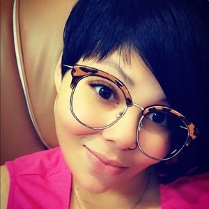 Meet your Posher, Carrie